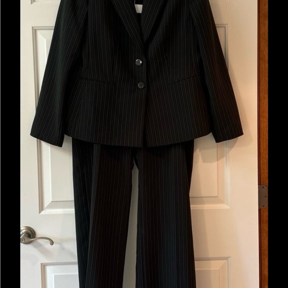 Evan Picone Pants - Evan Picone Black Pantsuit Professional Tailored Design